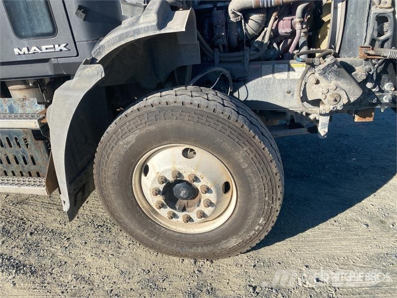 Mack GU813 Kiper tovornjaki