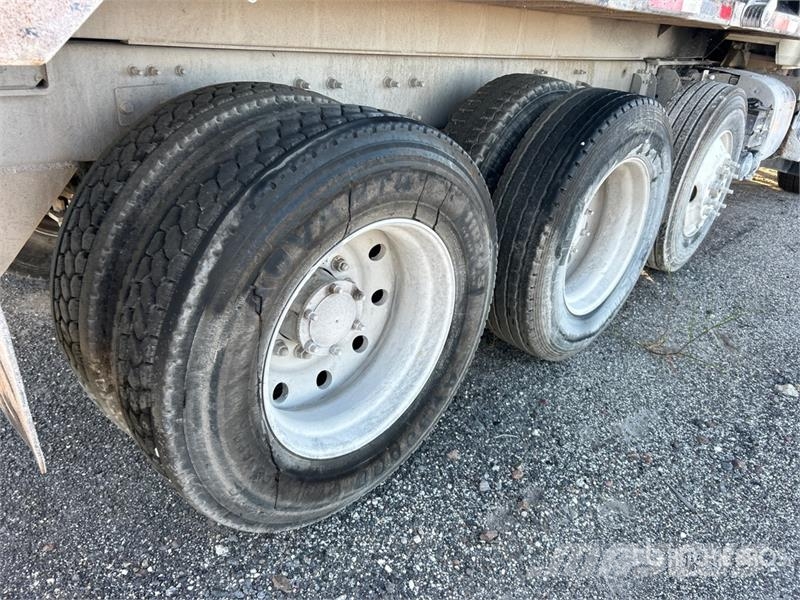 Mack GU813 Tipper trucks