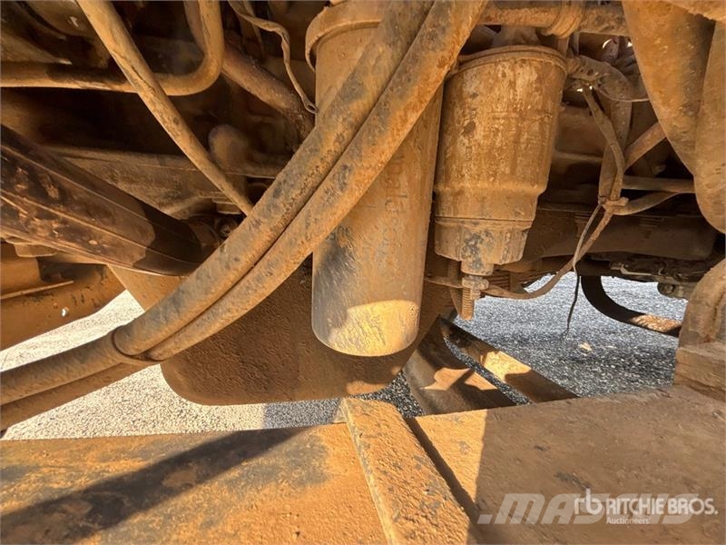Mack GU813 Tipper trucks