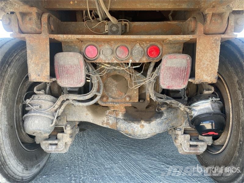 Mack GU813 Kipper