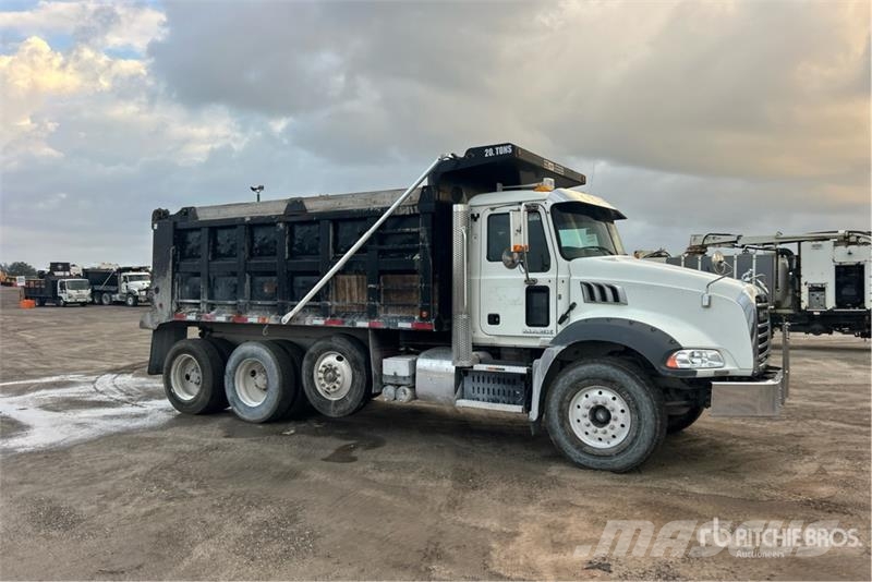 Mack GU813 Camion ribaltabili