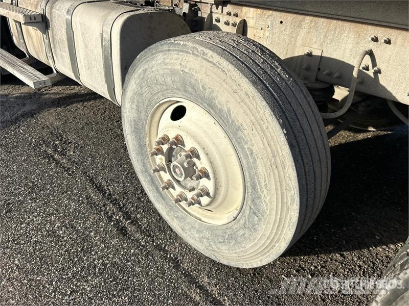Mack GU813 Tipper trucks