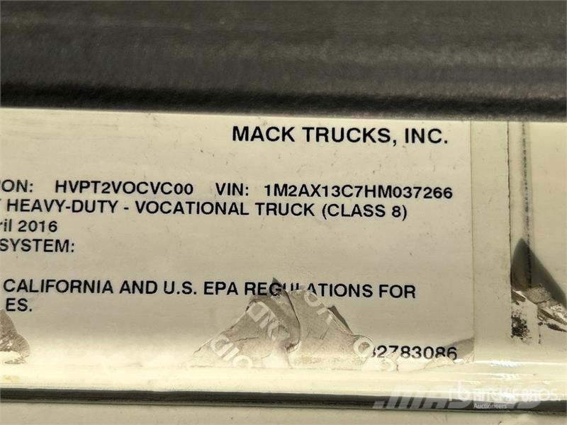 Mack GU813 Pašizgāzējs