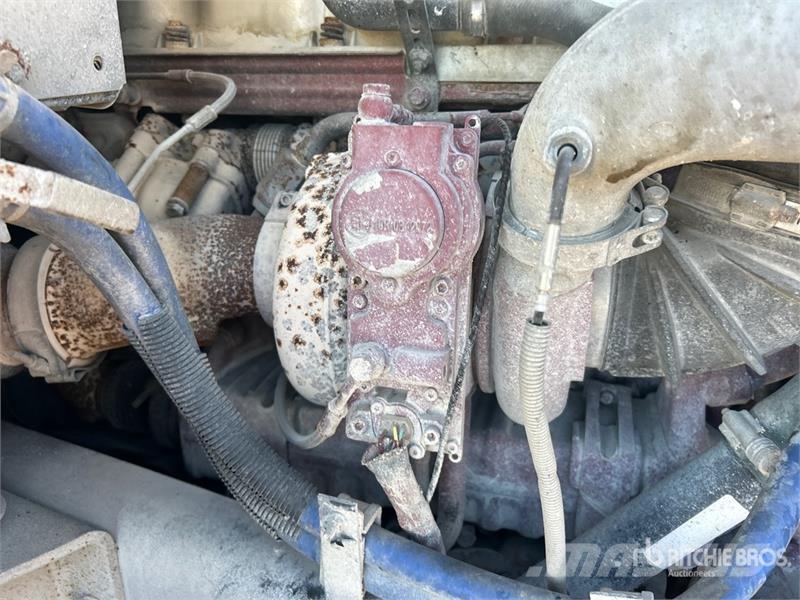 Mack GU813 Pašizgāzējs