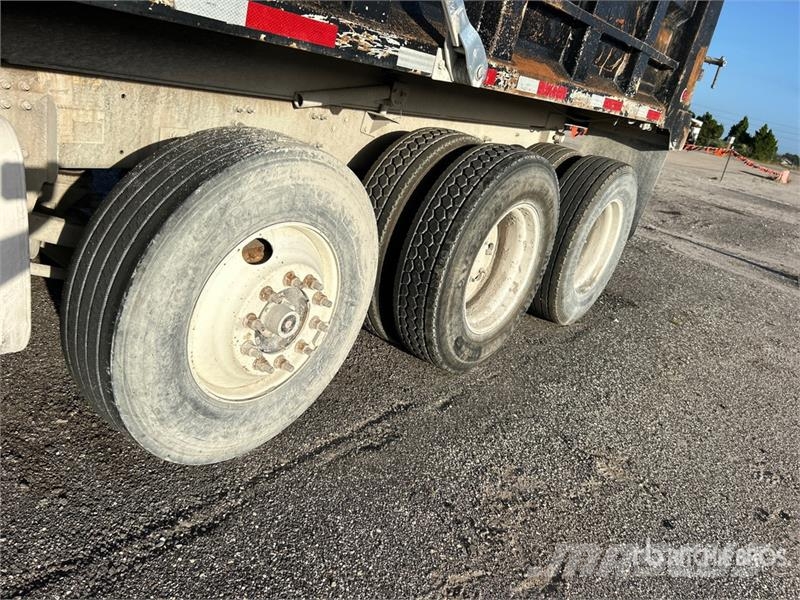 Mack GU813 Tipper trucks