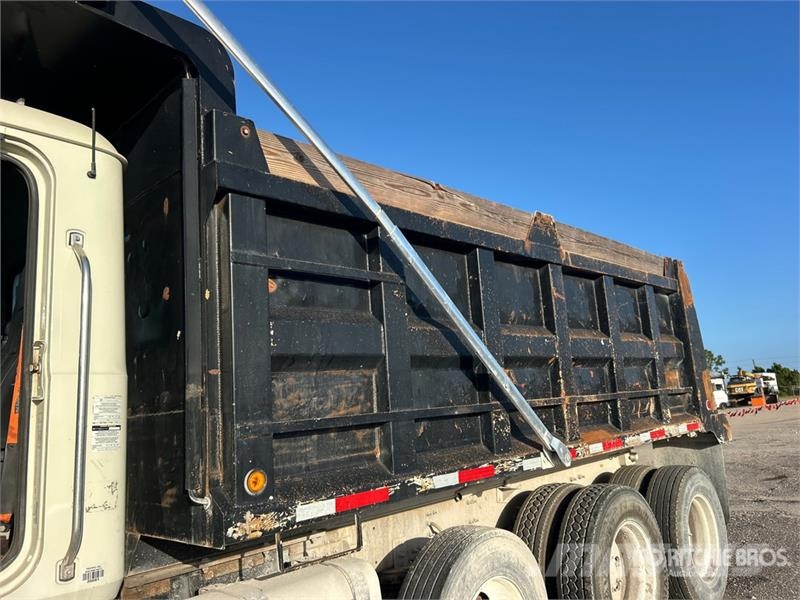 Mack GU813 Tipper trucks