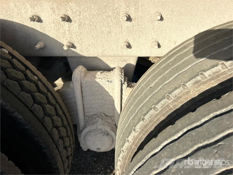 Mack GU813 Tipper trucks