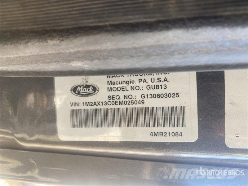 Mack GU813 Kipper