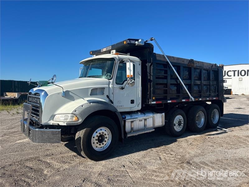 Mack GU813 Sora- ja kippiautot