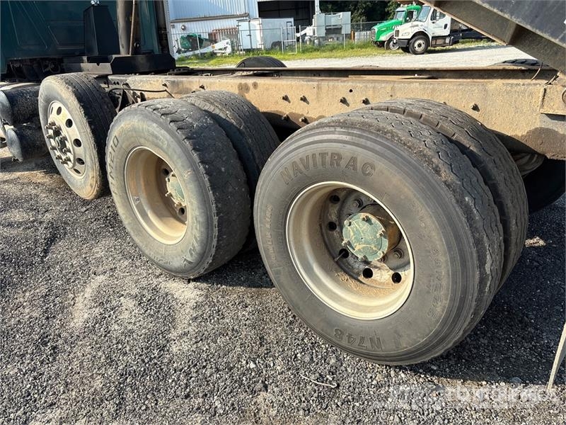 Mack GU813 Tipper trucks