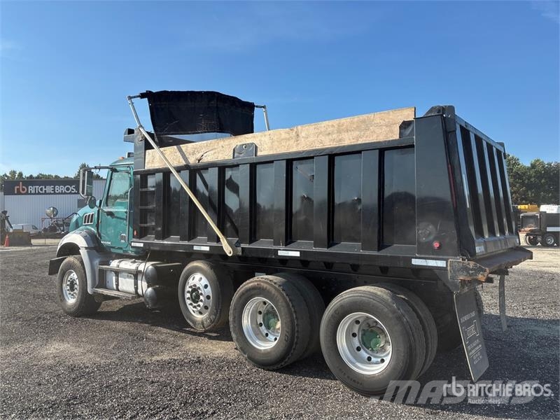 Mack GU813 ダンプ
