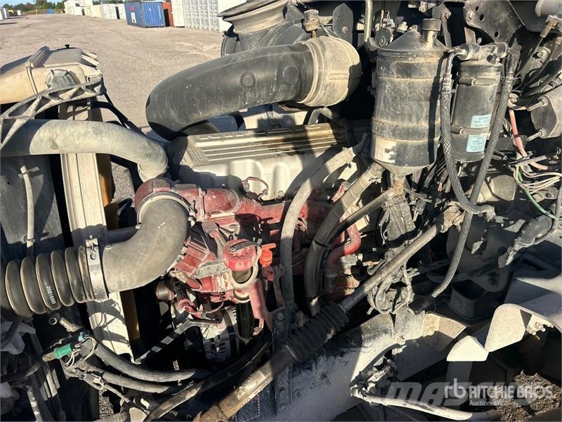 Mack GU813 Pašizgāzējs