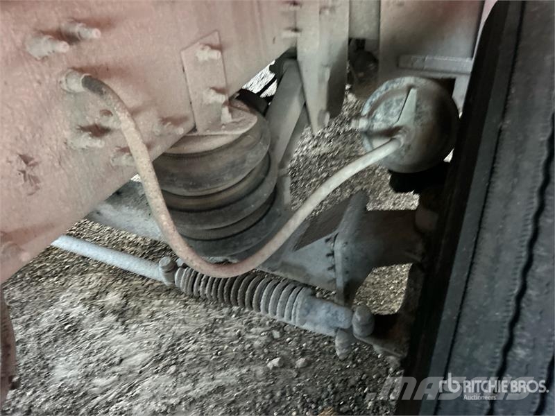 Mack GU813 Camion ribaltabili