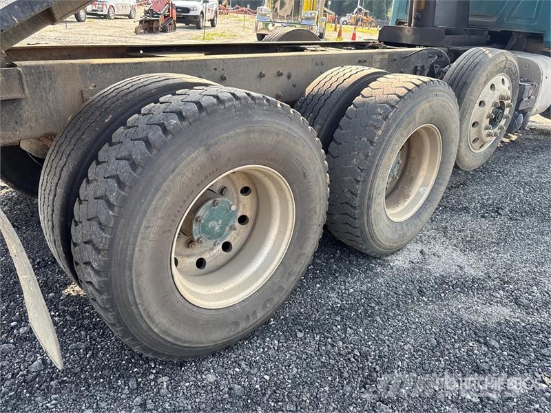 Mack GU813 Tipper trucks
