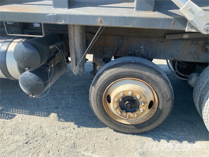 Mack GU813 Kipper