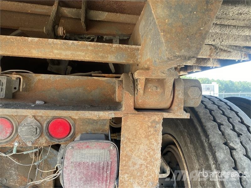 Mack GU813 Kipper