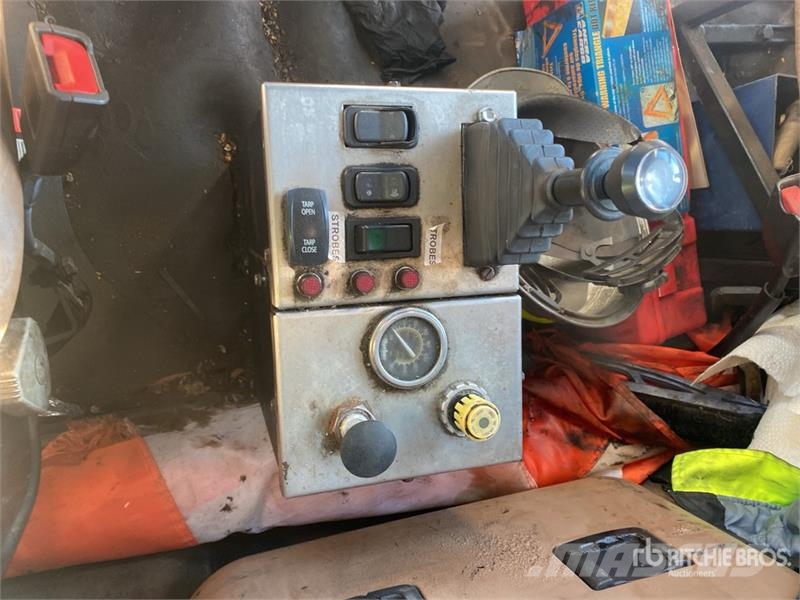 Mack GU813 Kiper tovornjaki