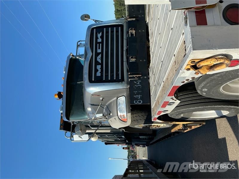 Mack GU813 Wywrotki