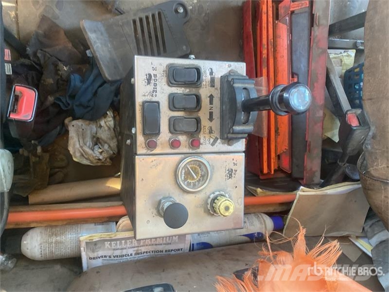 Mack GU813 Kipper