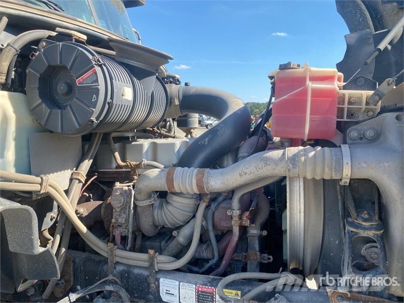 Mack GU813 Kipper