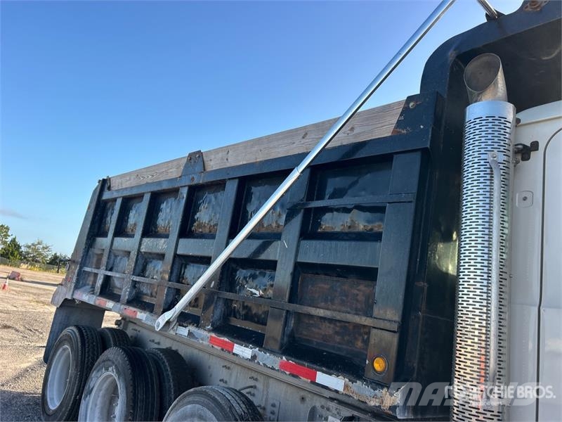 Mack GU813 Tipper trucks