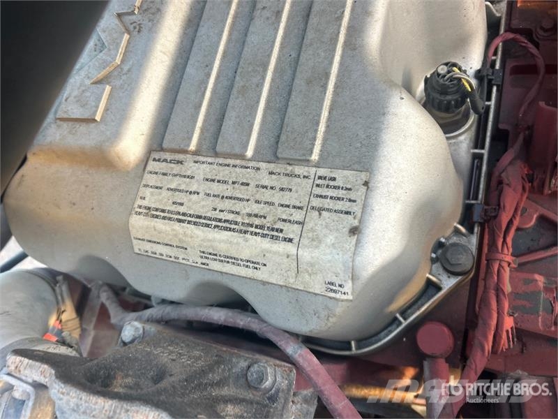 Mack GU813 شاحنات قلابة