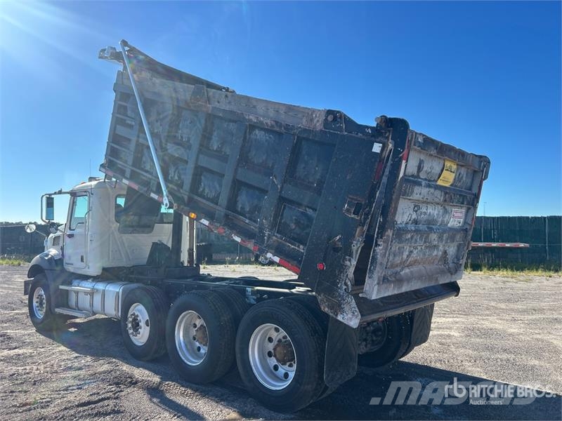 Mack GU813 Sora- ja kippiautot