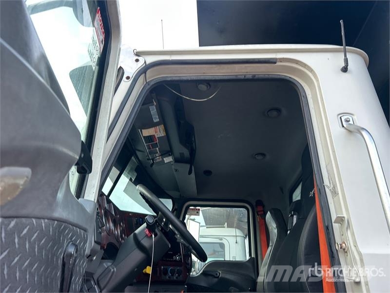 Mack GU813 Camion ribaltabili