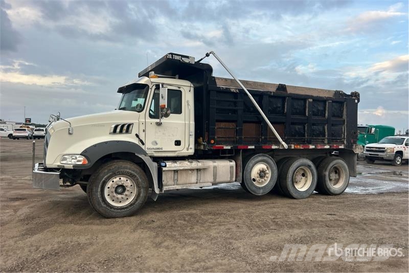 Mack GU813 Camion ribaltabili