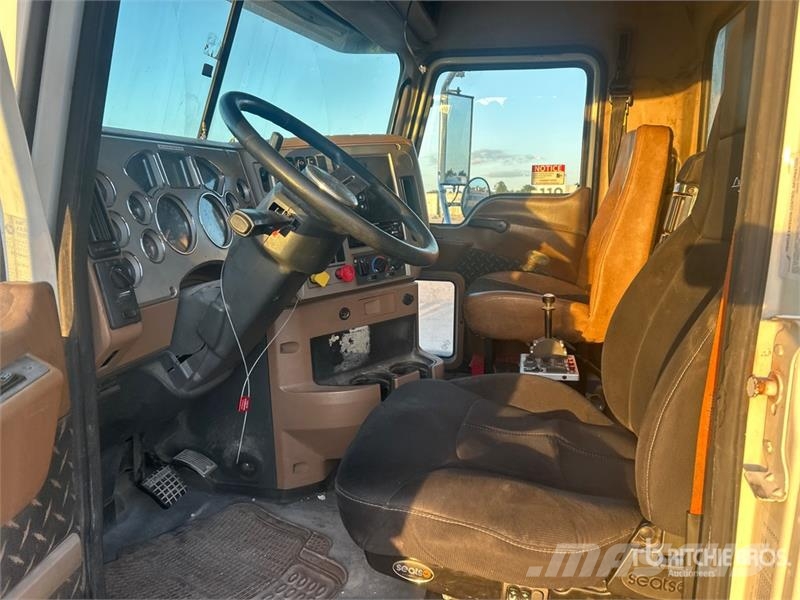 Mack GU813 شاحنات قلابة