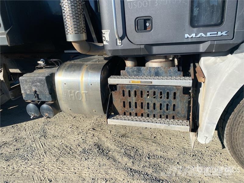 Mack GU813 Kiper tovornjaki