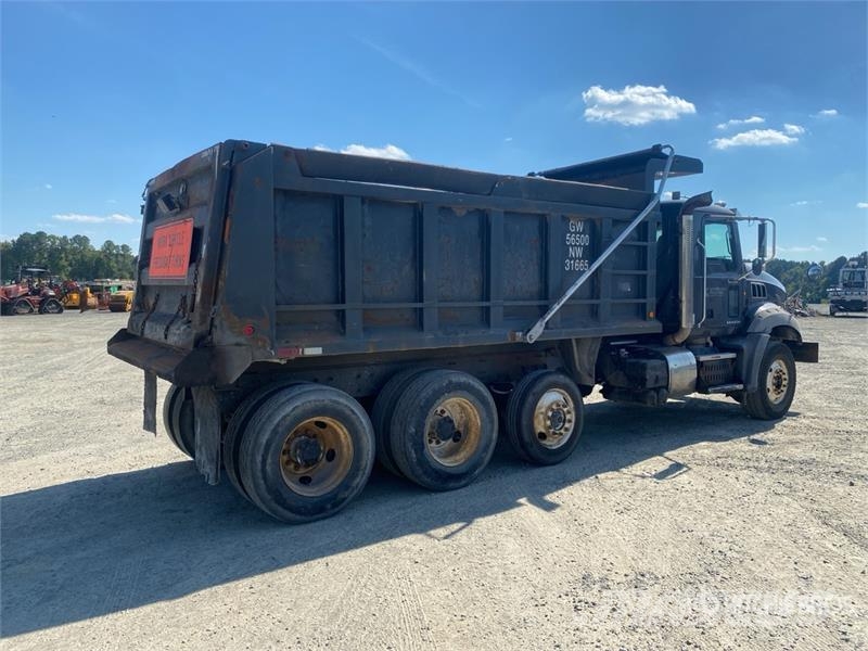 Mack GU813 Kipper