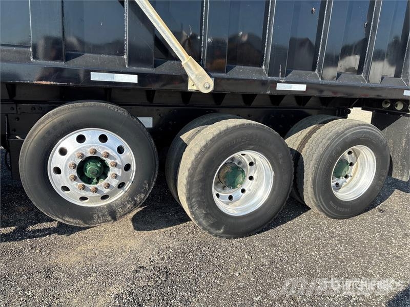 Mack GU813 ダンプ