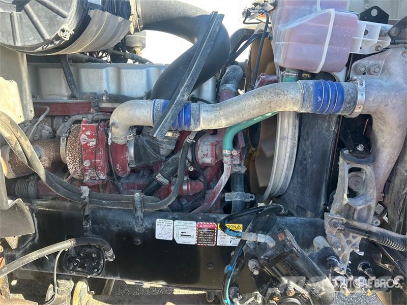 Mack GU813 Sora- ja kippiautot