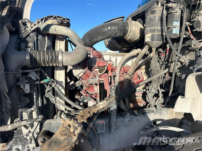 Mack GU813 Pašizgāzējs