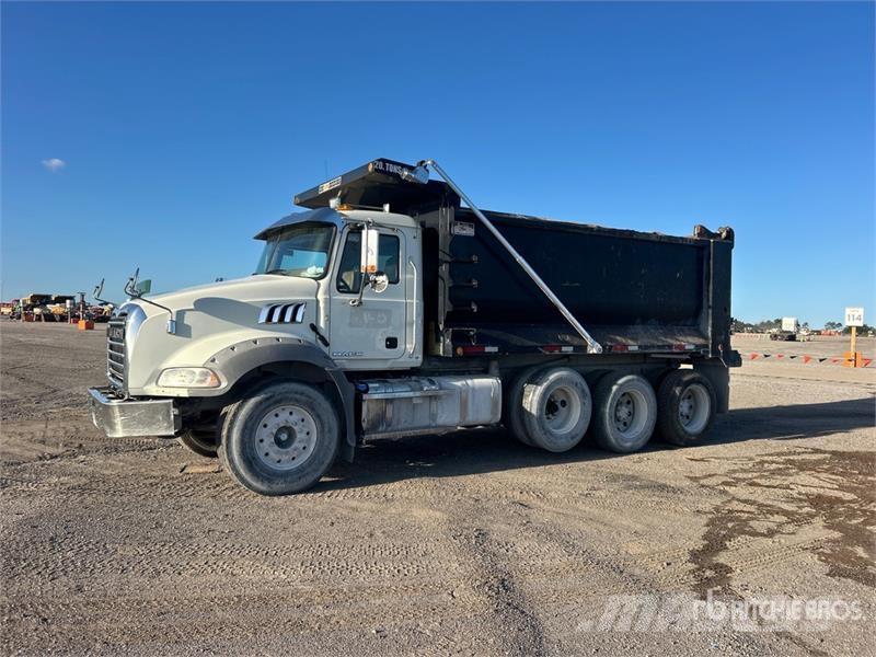 Mack GU813 Pašizgāzējs