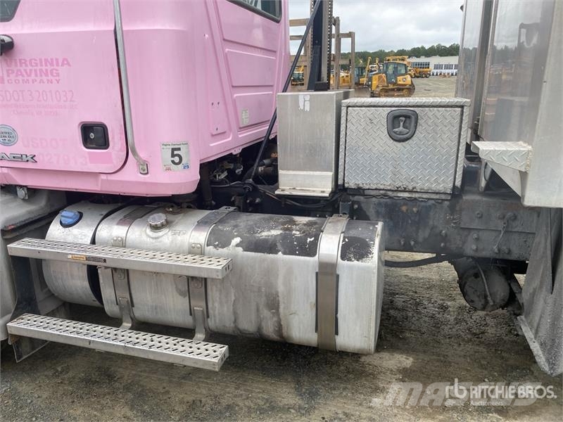 Mack GU813 10x4 Quad/A Dump Truck Camiones bañeras basculantes o volquetes
