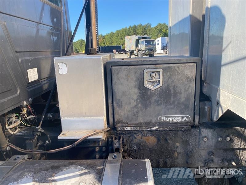 Mack GU813 10x4 Quad/A Dump Truck Kipper
