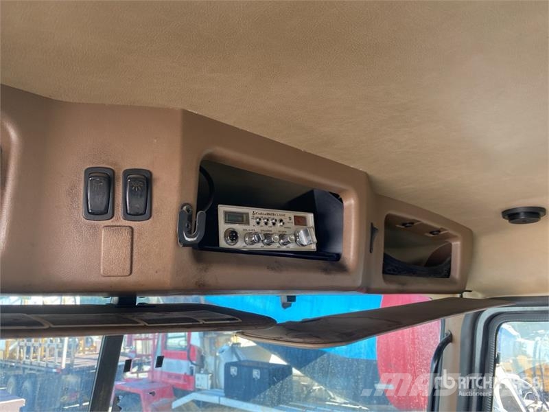 Mack GU813 10x4 Quad/A Dump Truck Kipper