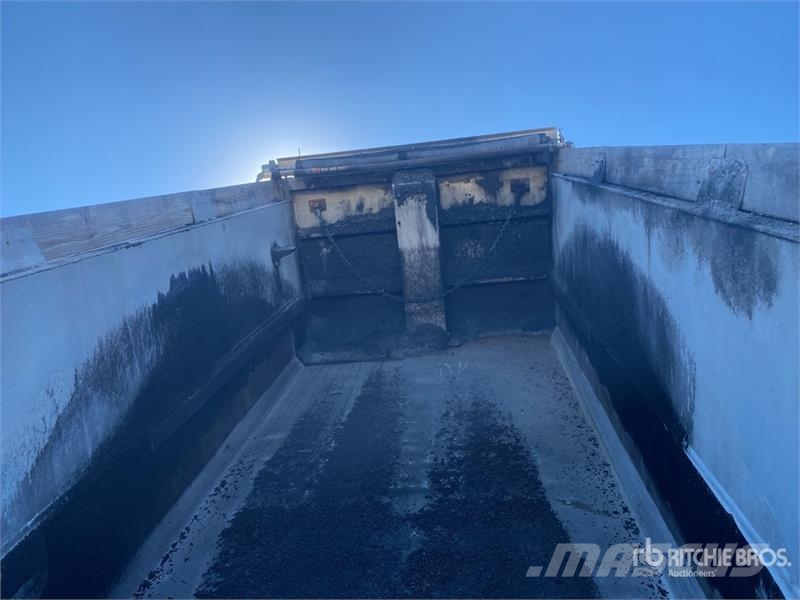 Mack GU813 10x4 Quad/A Dump Truck Kipper