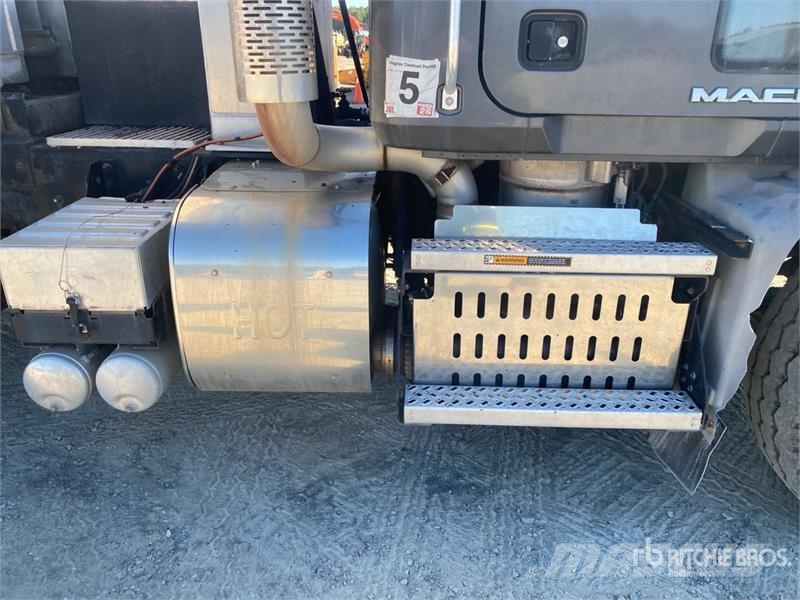 Mack GU813 10x4 Quad/A Dump Truck Kipper