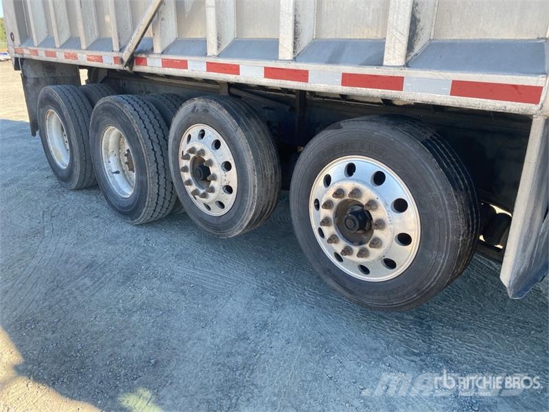 Mack GU813 10x4 Quad/A Dump Truck Kipper