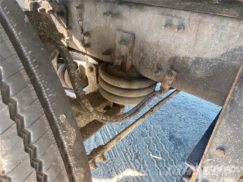 Mack GU813 10x4 Quad/A Dump Truck Kipper