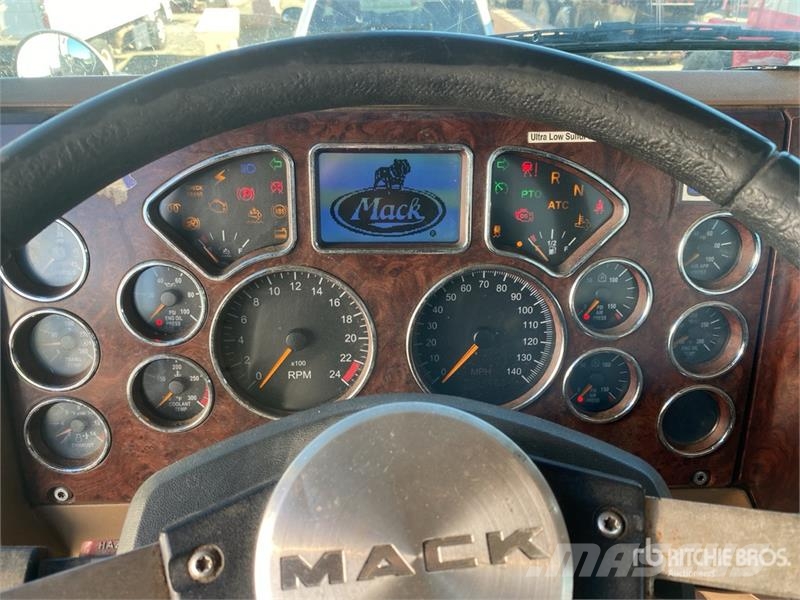 Mack GU813 10x4 Quad/A Dump Truck Kipper