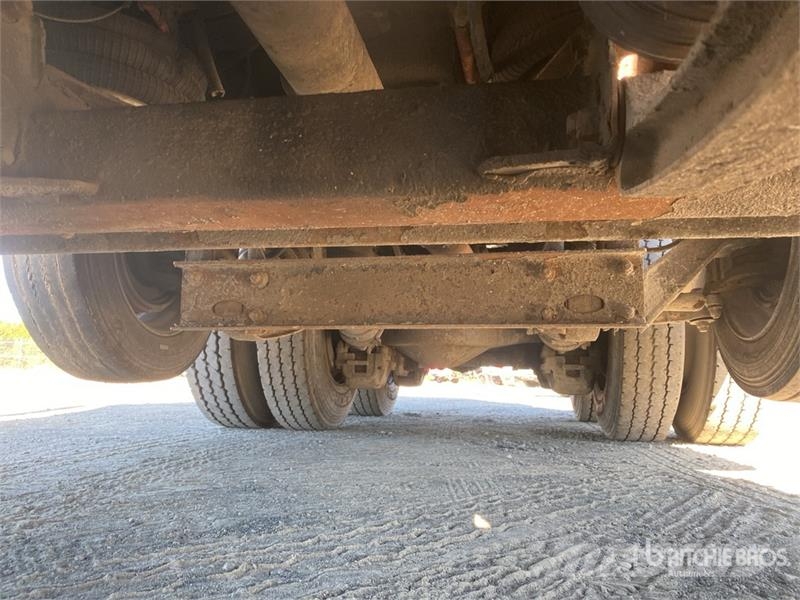 Mack GU813 10x4 Quad/A Dump Truck Kipper