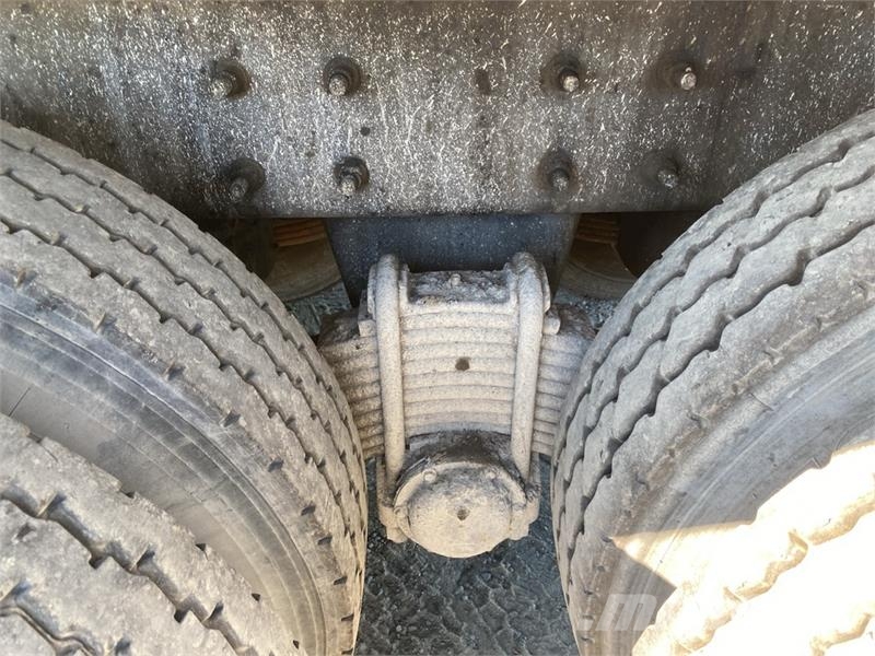 Mack GU813 10x4 Quad/A Dump Truck Kipper