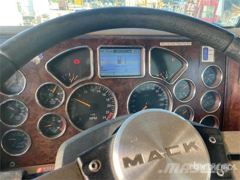 Mack GU813 10x4 Quad/A Dump Truck Kipper