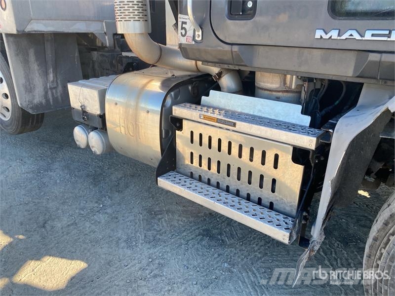 Mack GU813 10x4 Quad/A Dump Truck Kipper