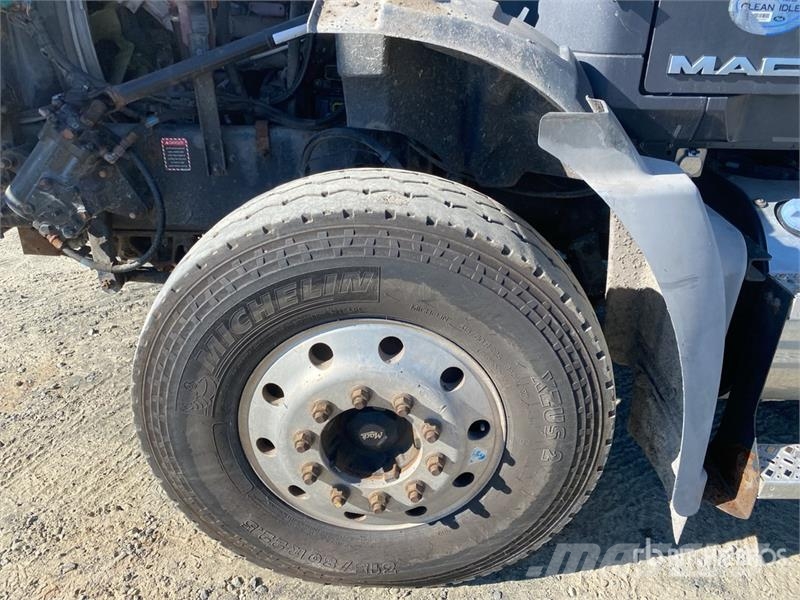Mack GU813 10x4 Quad/A Dump Truck Kipper
