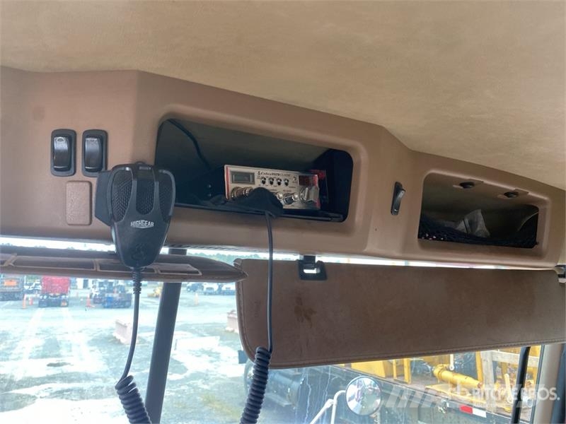 Mack GU813 10x4 Quad/A Dump Truck Camiones bañeras basculantes o volquetes